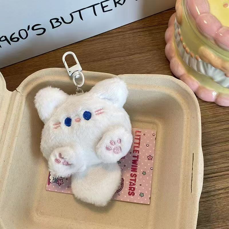 Cute kitten pendant